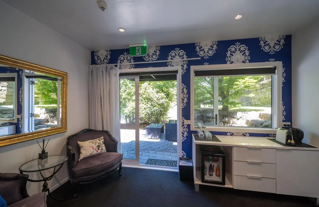 Black Swan Lakeside Boutique Hotel-1